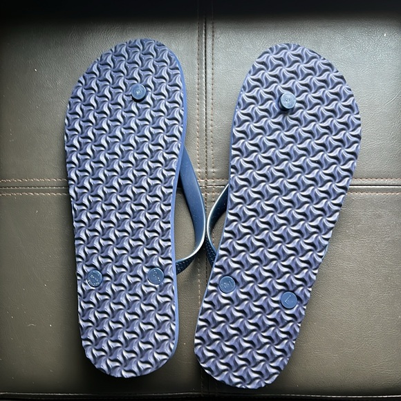 Old Navy | Flip Flops Pool Beach Shower Navy Burgundy Bundle Size 10/11 - Picture 5 of 5